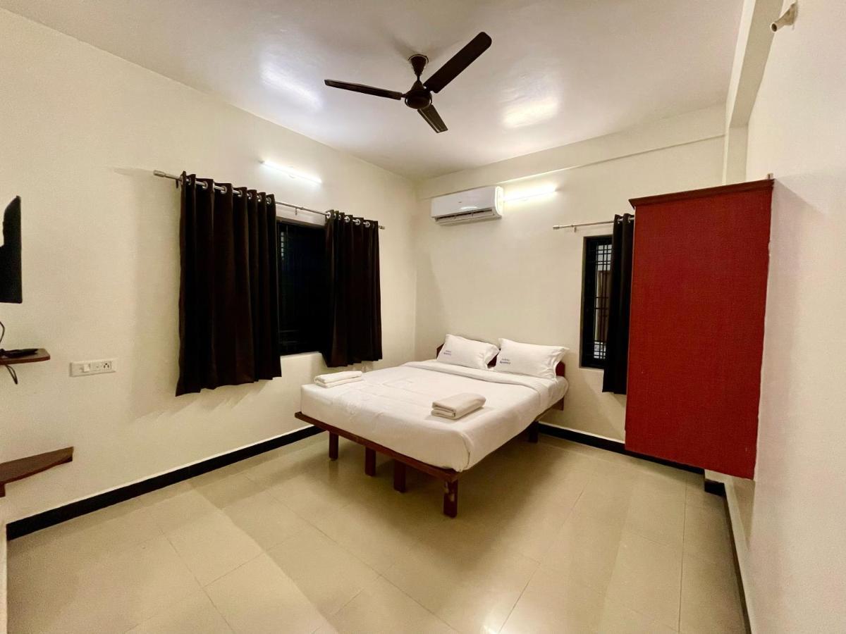 Ashray Residency Hotell Vanivilasa Puram Exteriör bild