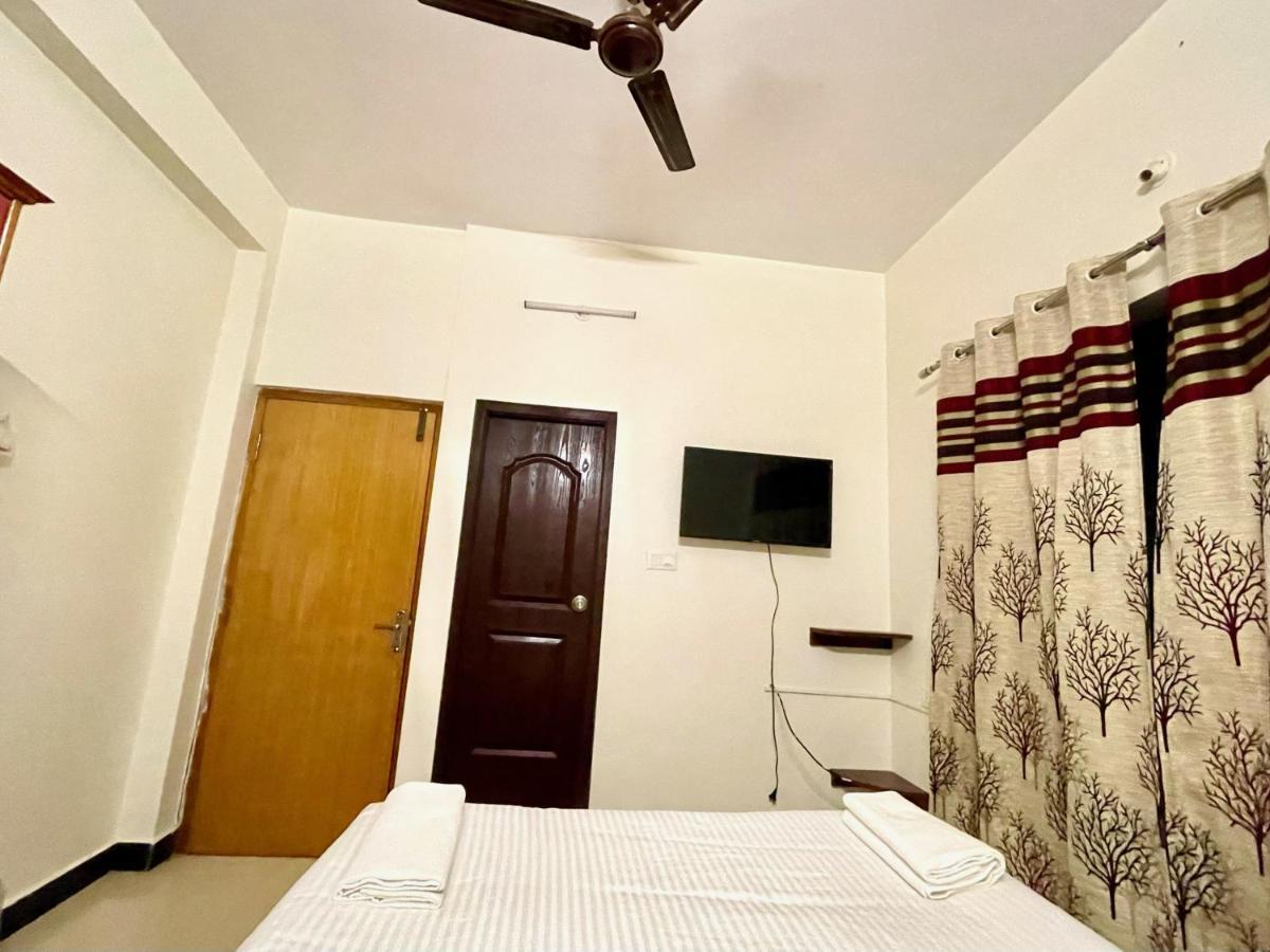 Ashray Residency Hotell Vanivilasa Puram Exteriör bild