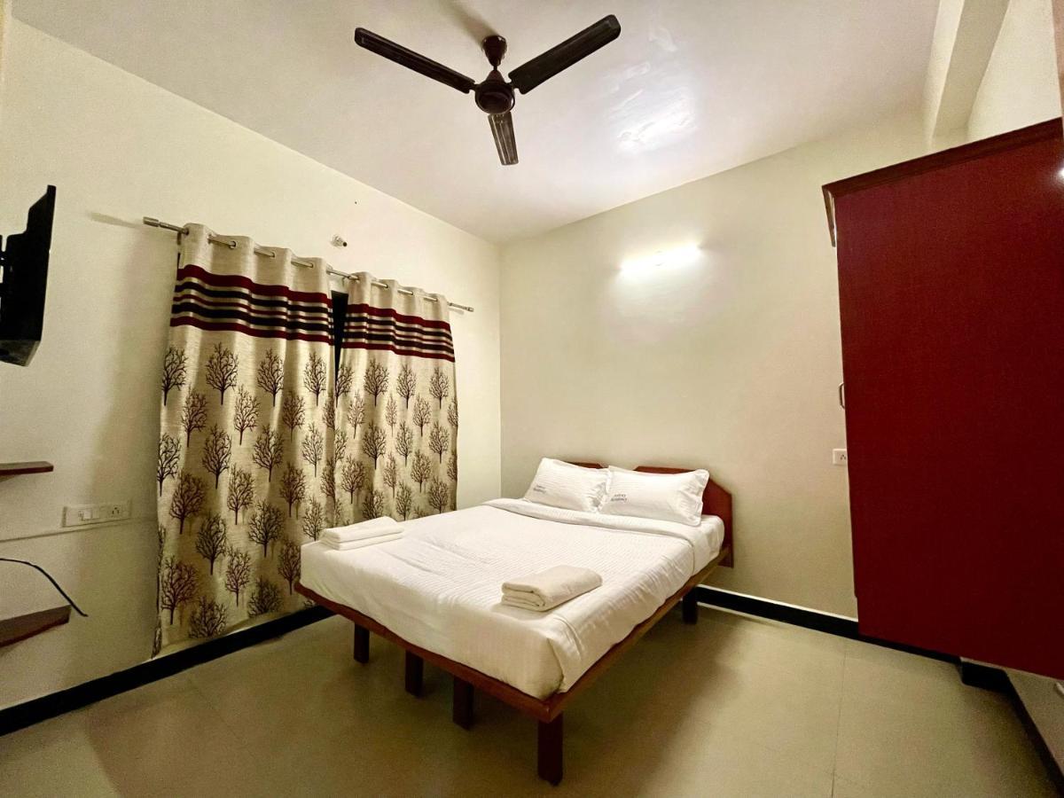 Ashray Residency Hotell Vanivilasa Puram Exteriör bild