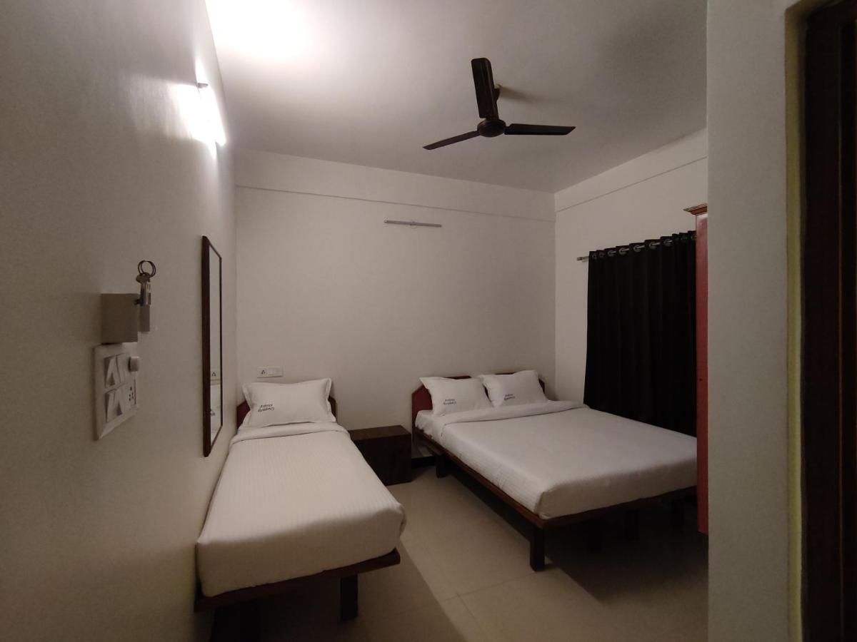 Ashray Residency Hotell Vanivilasa Puram Exteriör bild